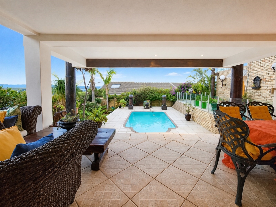 5 Bedroom Property for Sale in Wavecrest Eastern Cape